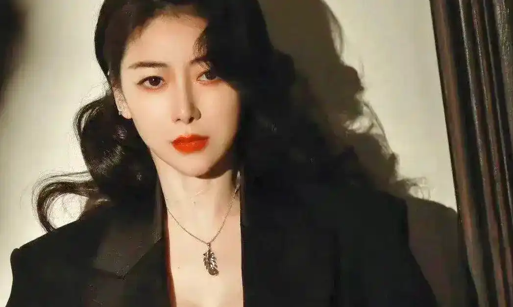 陈紫函艳照门事件_陈紫函事业逆袭经历_娱乐圈艳照门