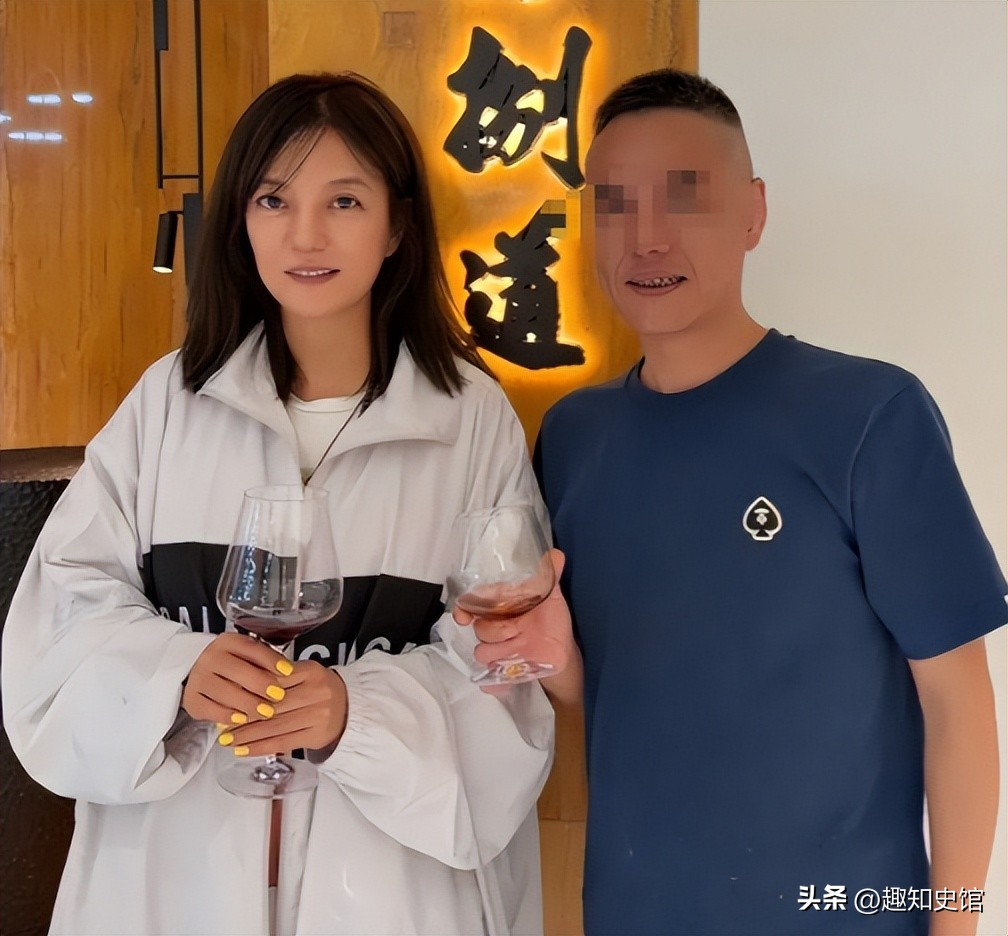 赵薇现在还在娱乐圈吗_赵薇小燕子近况_赵薇投资失败经历