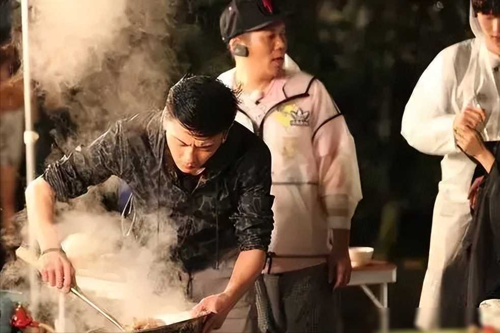 娱乐圈明星饮食背后故事_明星吃黑料理,_明星素食信仰真实性